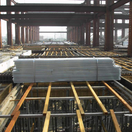 鋼承板吊放